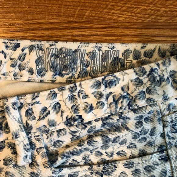 Madewell Skinny Crop Floral Jeans - Picture 5 of 5